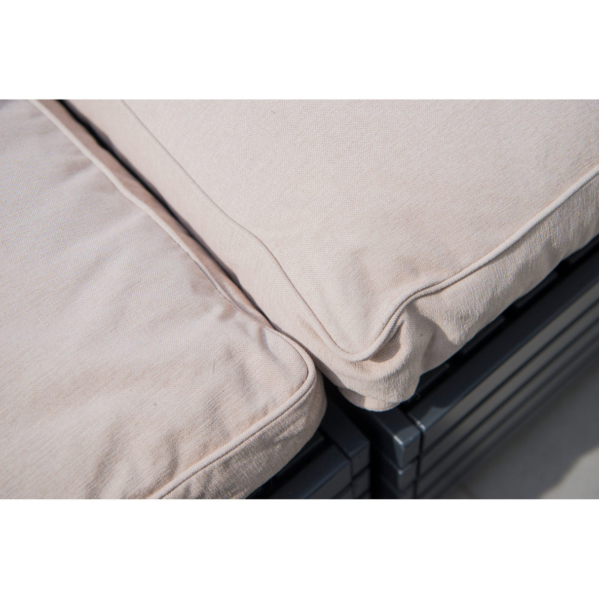 Bara Vara Utefåtölj Grå