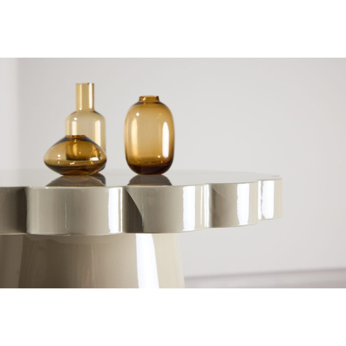Krull Sidobord Beige