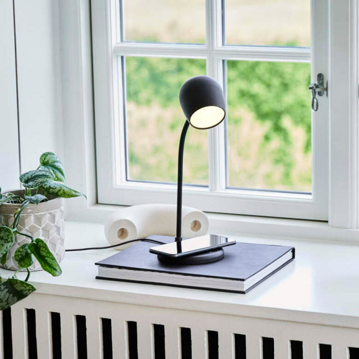 Ellie led-lampa//qi LED-Lampa Svart