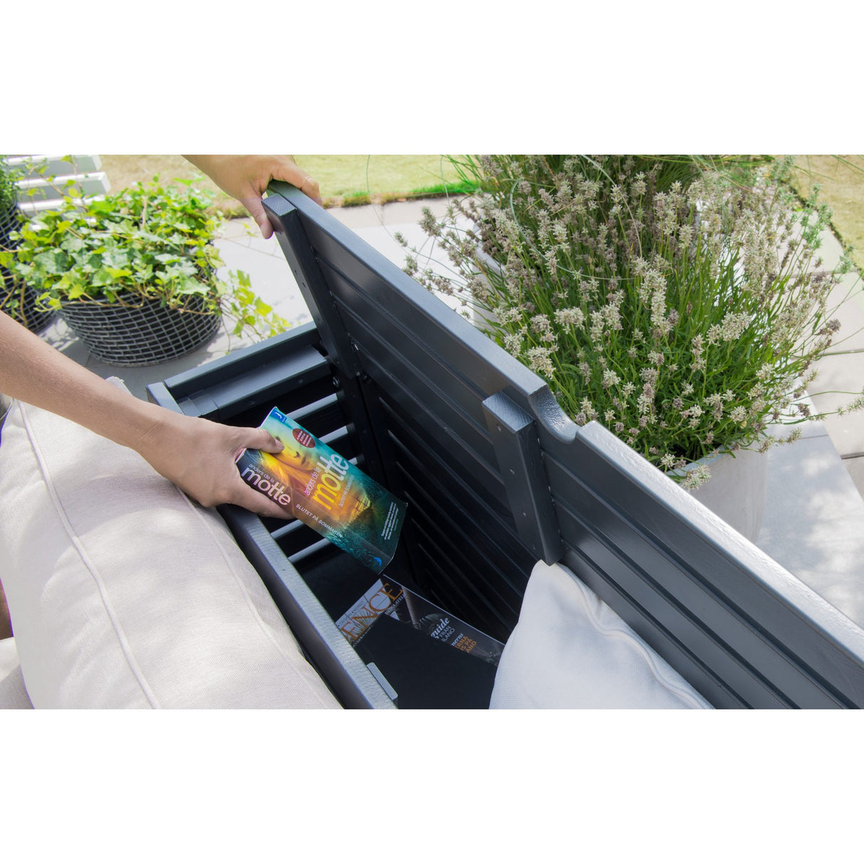 Bara Vara Utefåtölj Grå