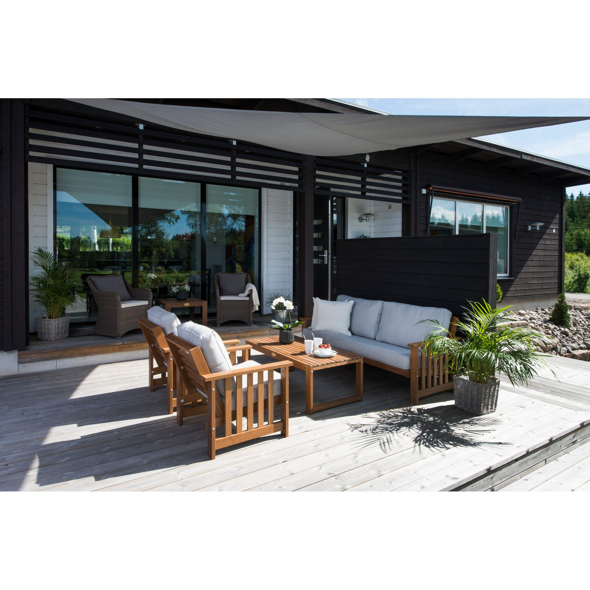 Gotland Utefåtölj Brun