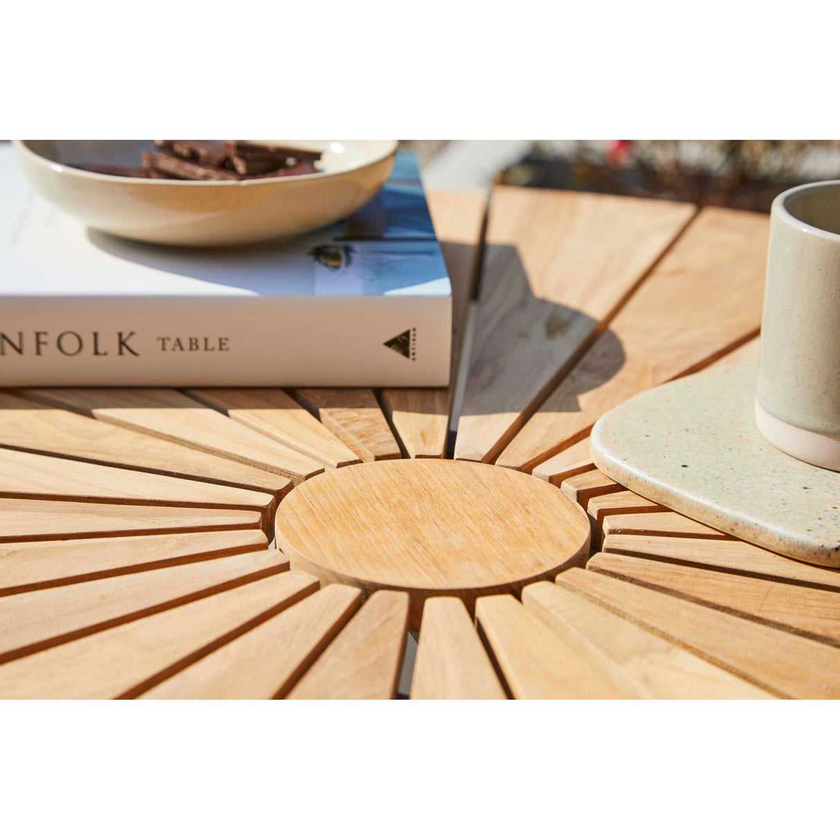 Ellen Cafébord Ø80cm i Teak och Aluminium Antracit