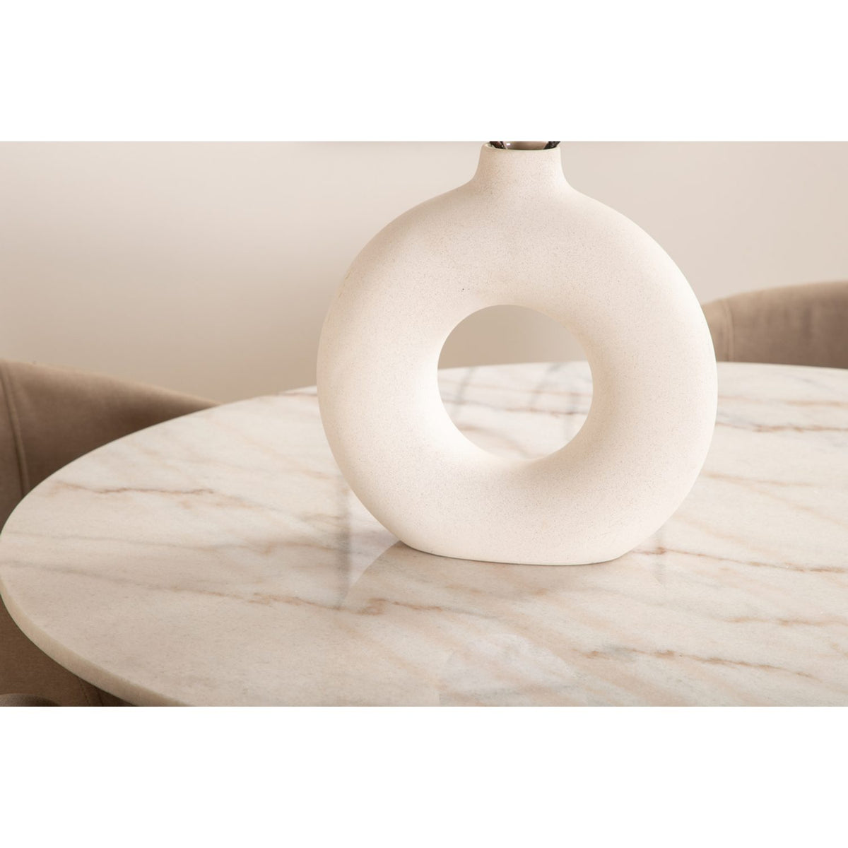 Estelle, Berit Rund matgrupp Beige, Svart, Svart,Vitt, ⌀106