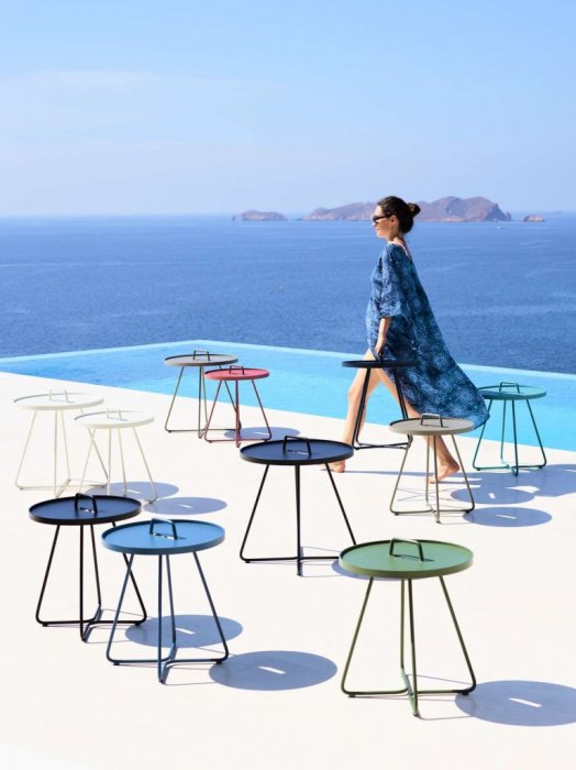 On The Move Sidobord Liten Midnight Blue