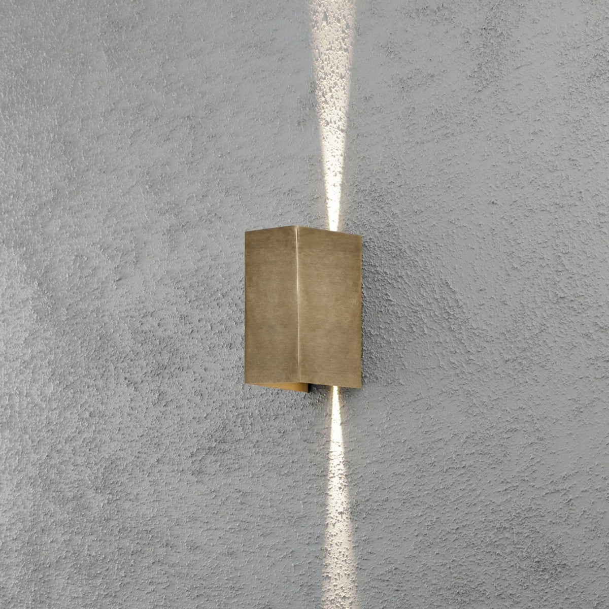 Cremona HP-LED 2x3W 17 cm Vägglampa Ute Mässing