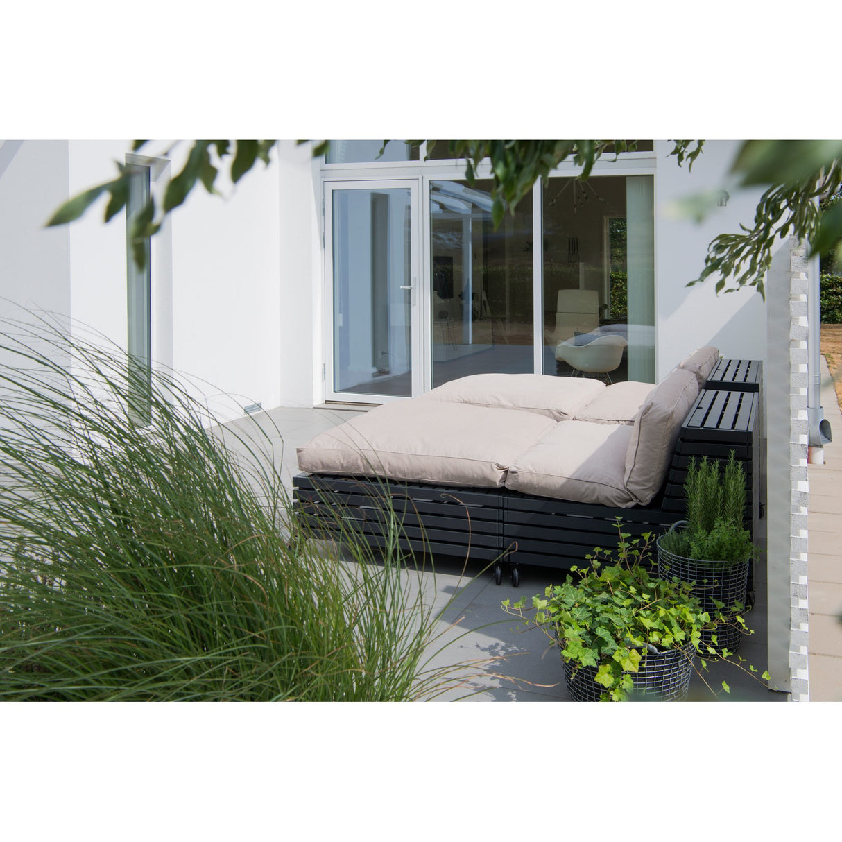 Bara Vara Utefåtölj Grå