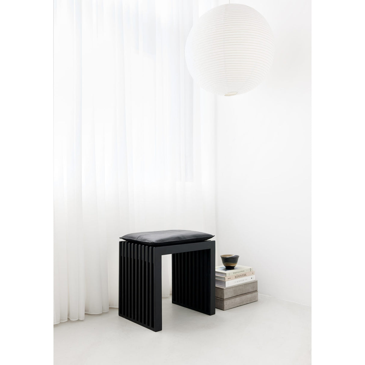 Rib Set Pall Svart Mahogny, Svart Sittdyna