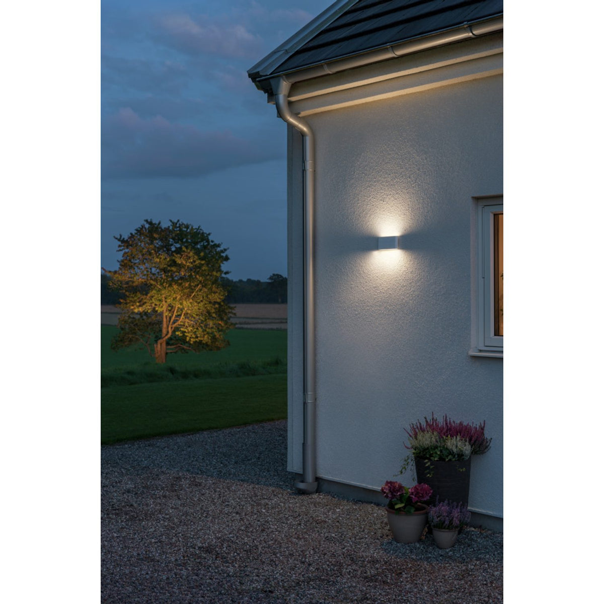 Chieri HP-LED 2x6W Vägglampa Ute Vit
