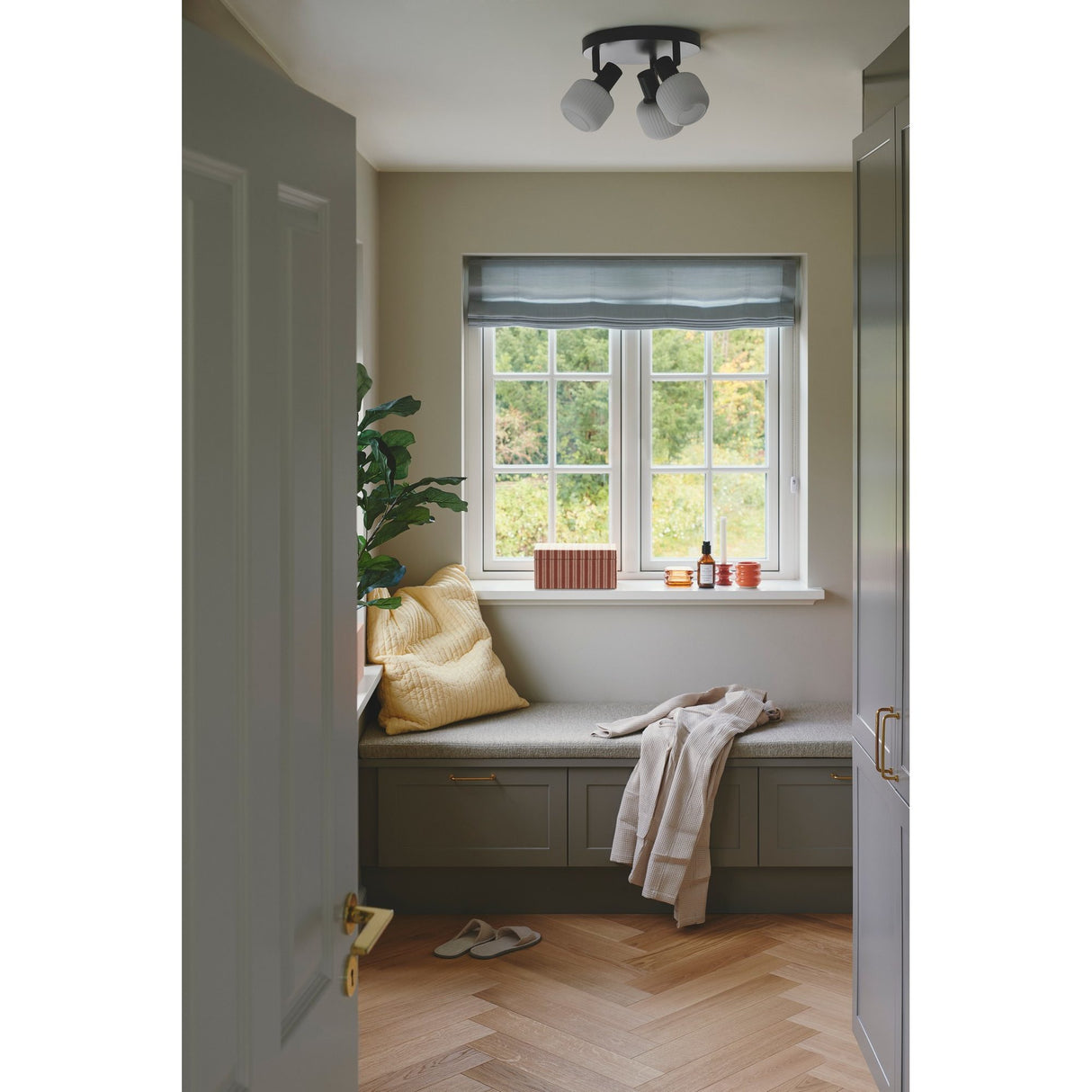 Milford Mini 3-Rondel Svart Plafond