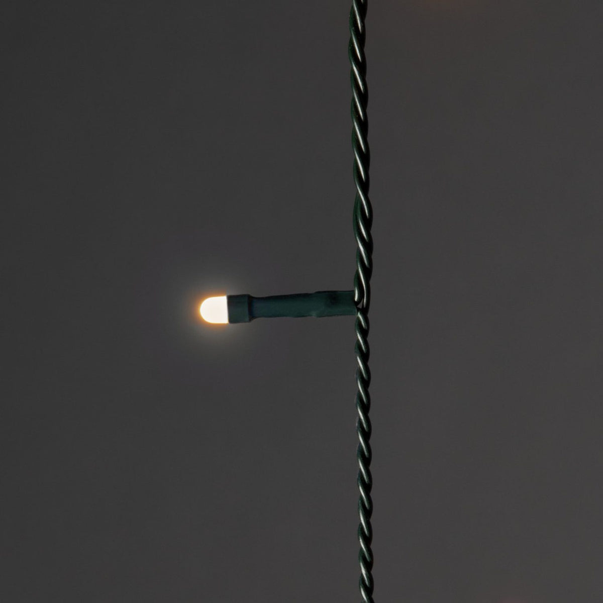 Slinga Frostad LED Mörkgrön Kabel Julgransbelysning Amber, 180 cm