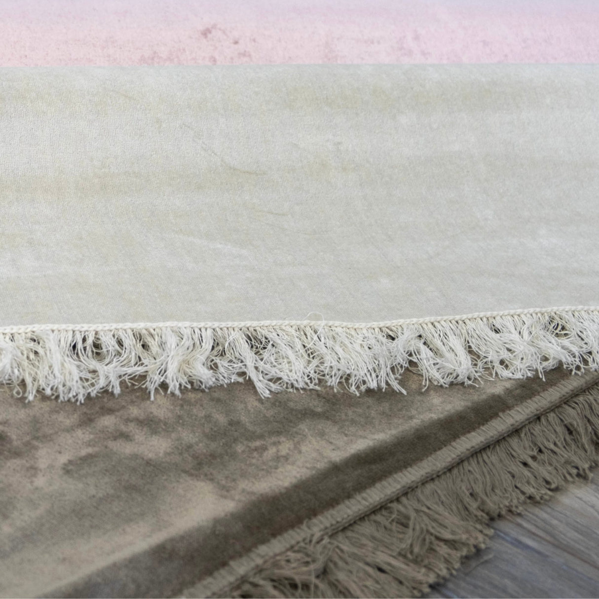 Mona Konstsilkesmatta Vit