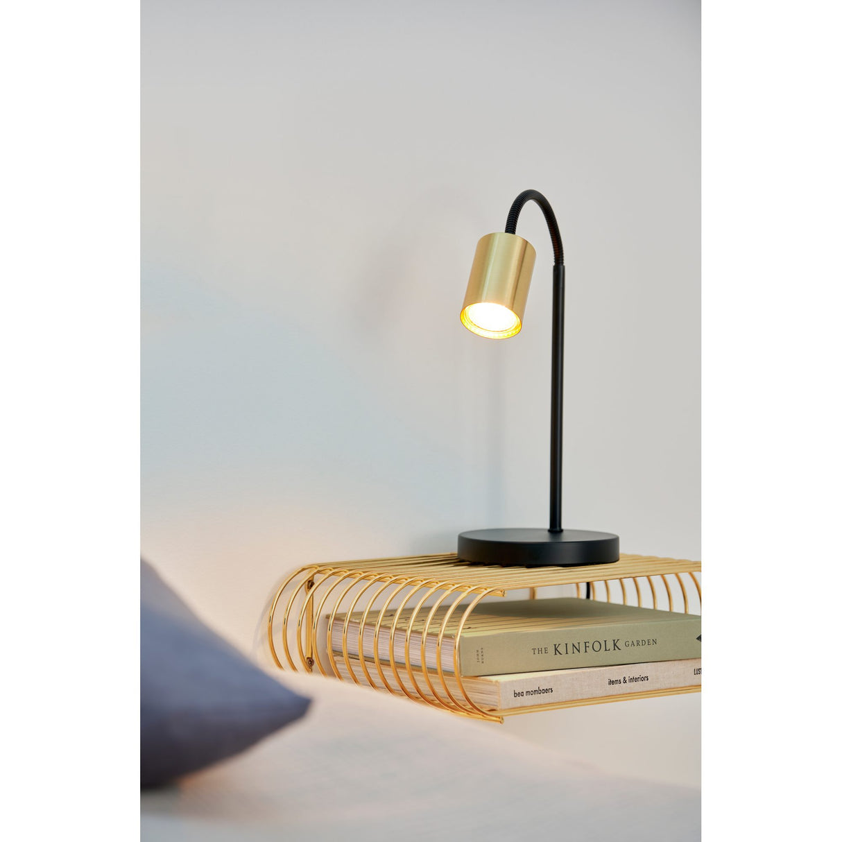 Explore Svart Bordslampa
