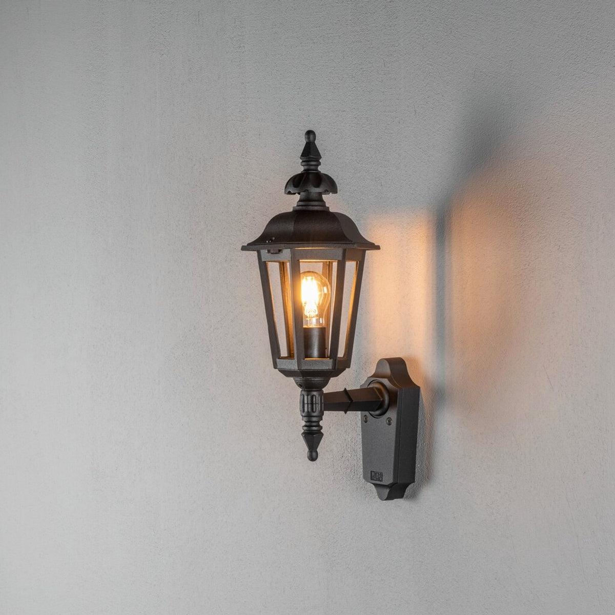 Pallas E27 Liten Vägglampa Ute Upp, Mattsvart