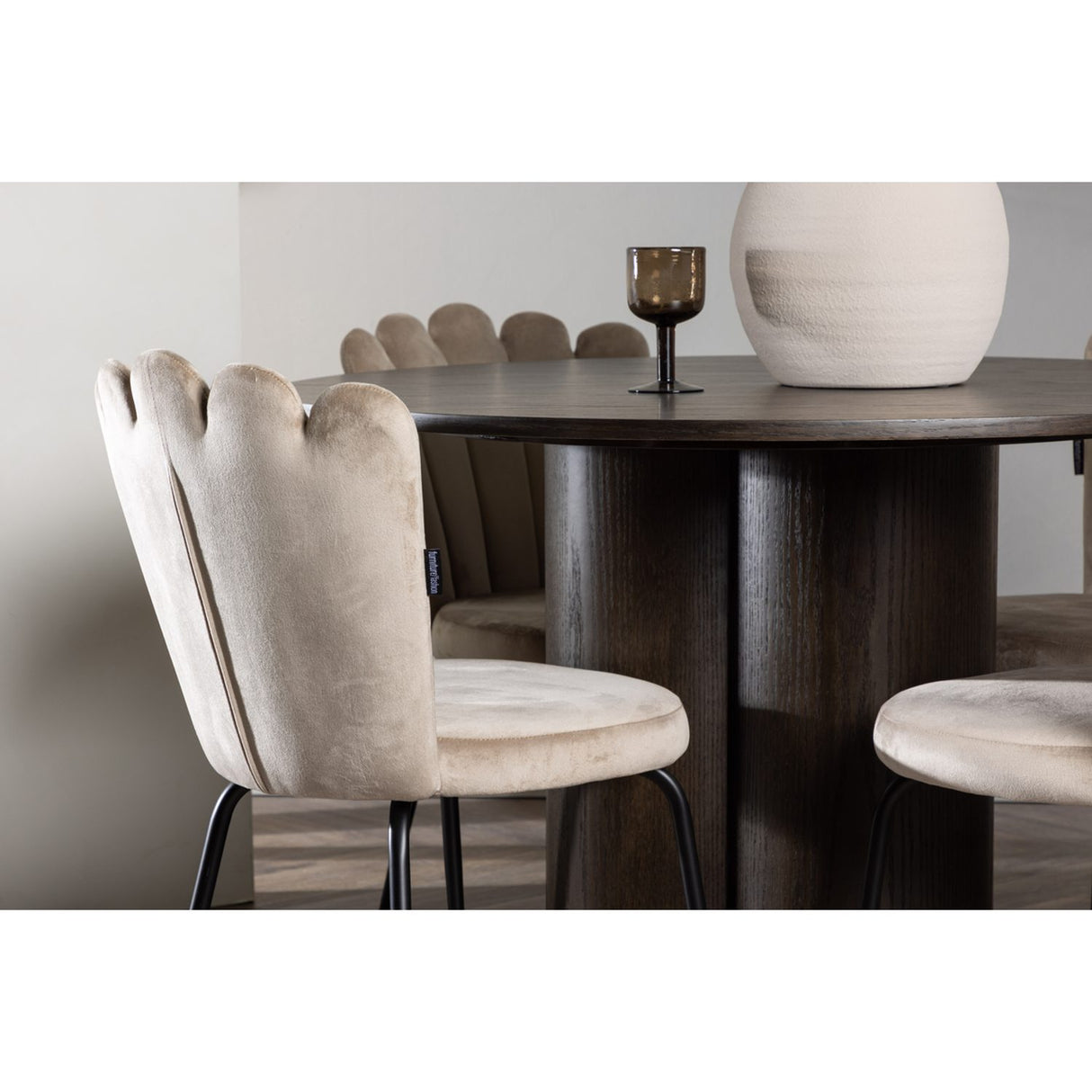 Olivia, Limhamn Rund matgrupp Beige,Svart, Mocka, ⌀110