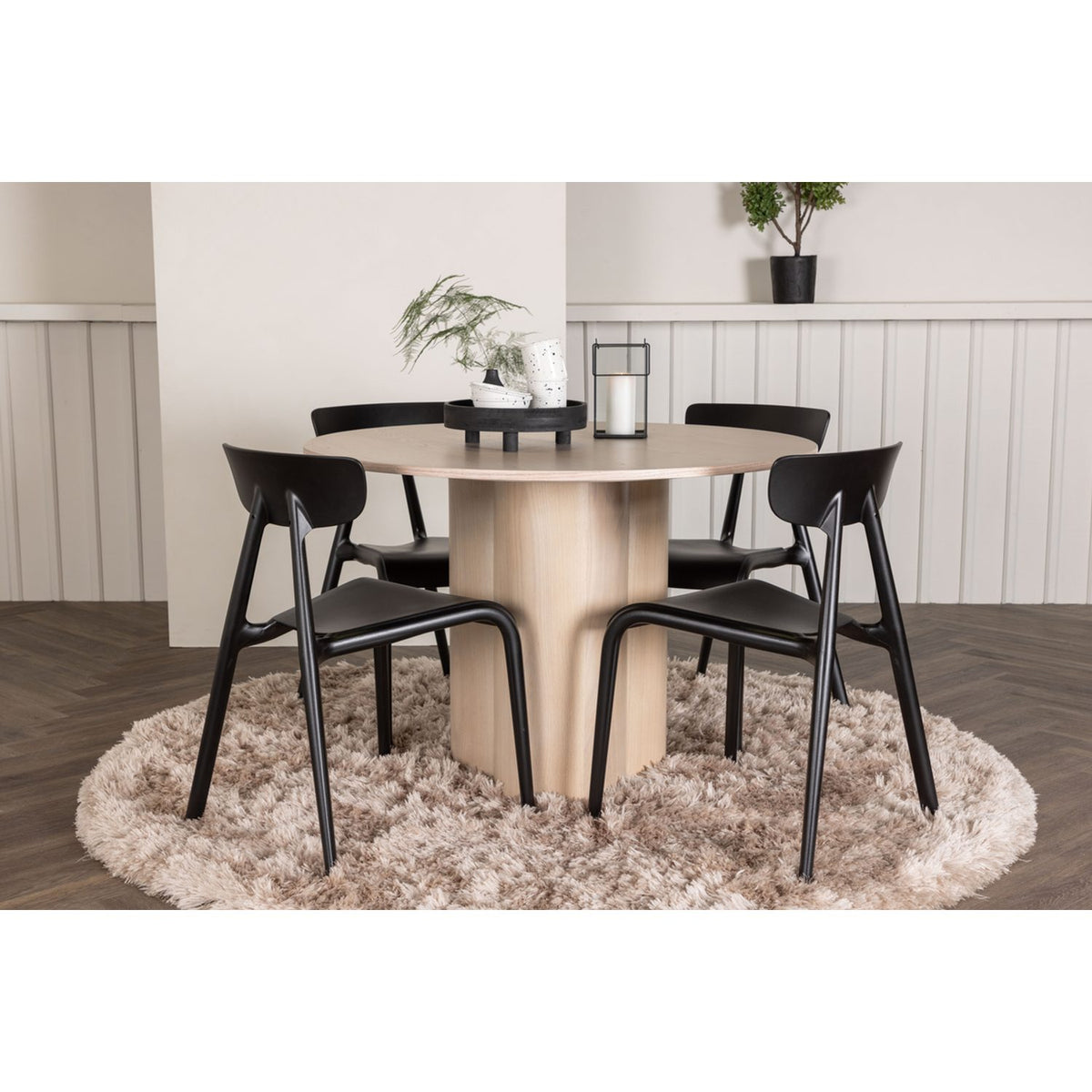 Olivia, Ursholmen Rund matgrupp