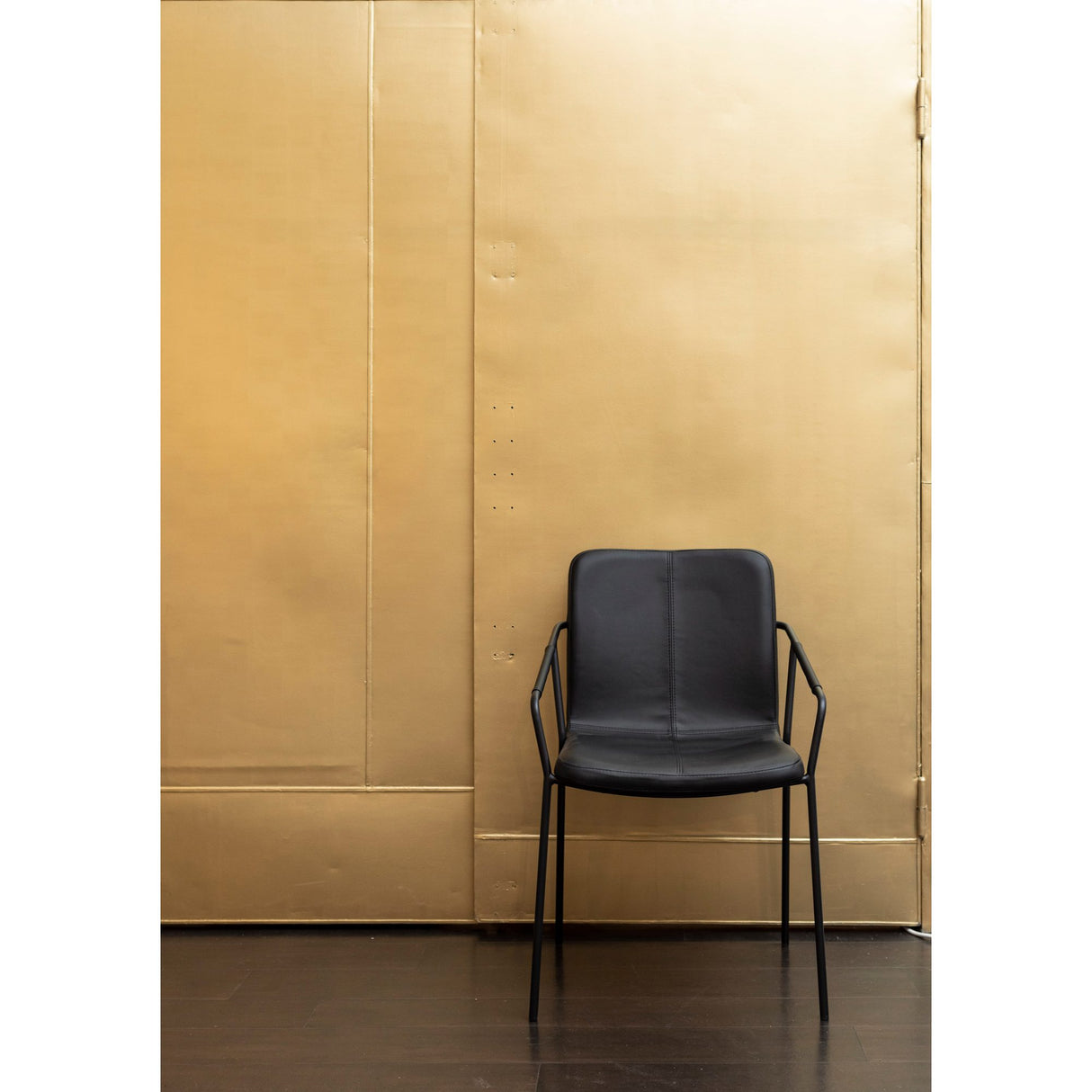 Evo Stol Svart, Svart metall