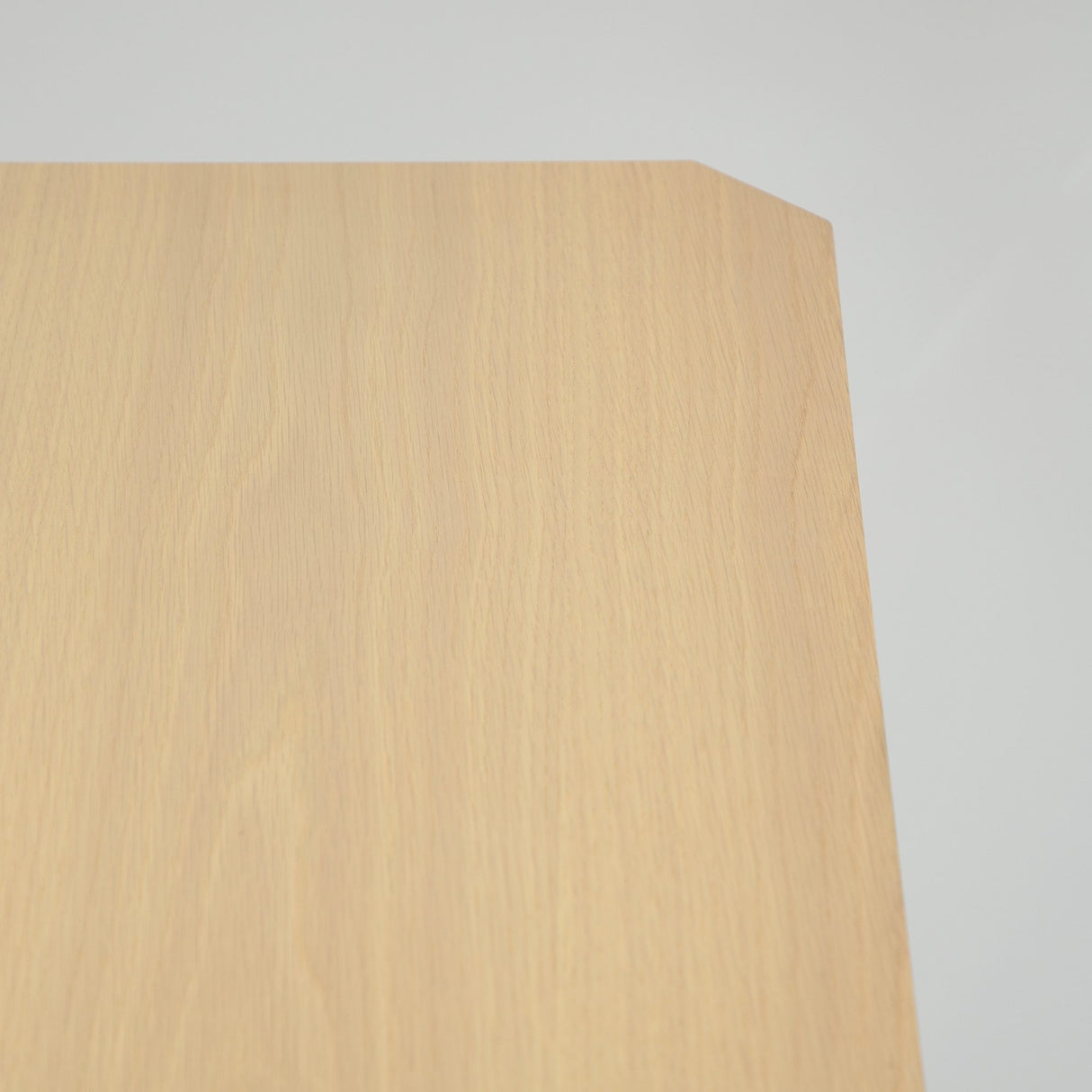 Edge Matbord 100x200-300 cm Light Oak