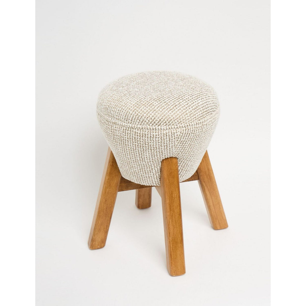 Vienna (38 x 48 x 38 cm) Cream / Walnut Sittpuff