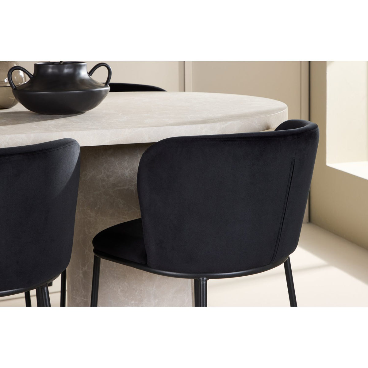 Narvik, Edina Oval matgrupp Svart, Beige, 200 x 100