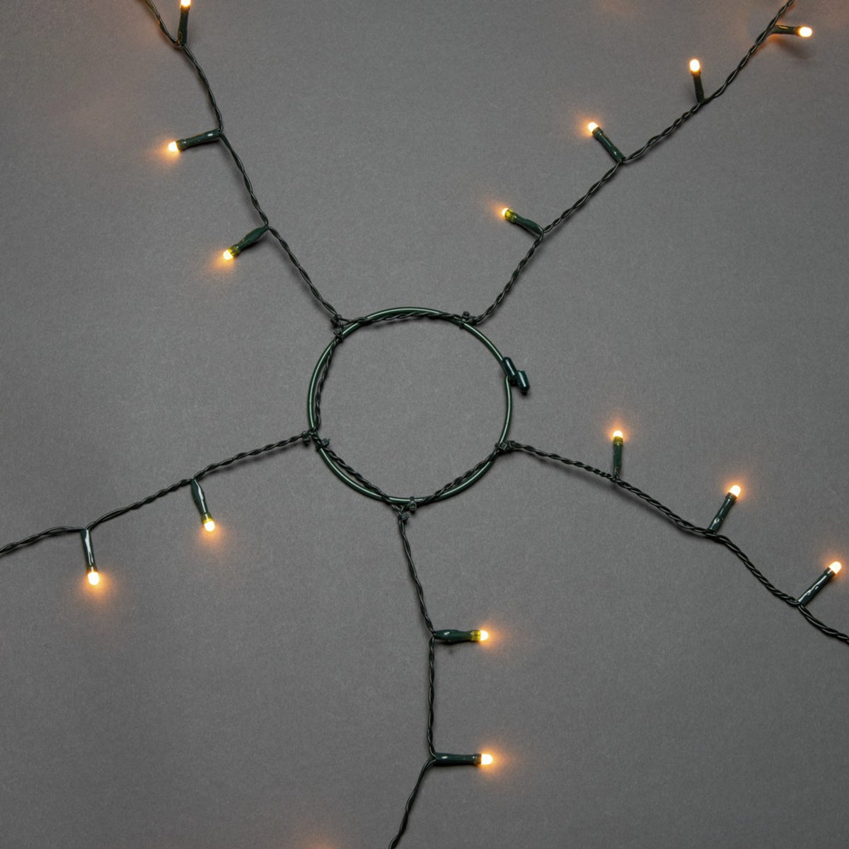 Slinga Frostad LED Mörkgrön Kabel Julgransbelysning Amber, 240 cm