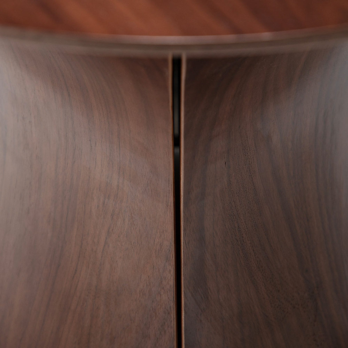 Root Sidobord Walnut