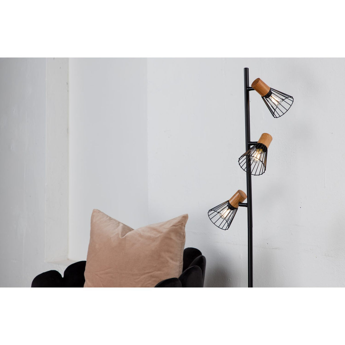 Atticus Golvlampa