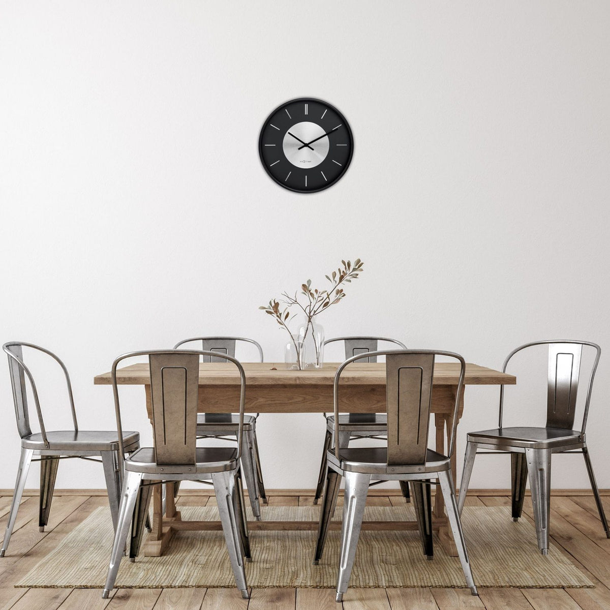 Retro ii stripes 25 cm Väggklocka Svart/Silver