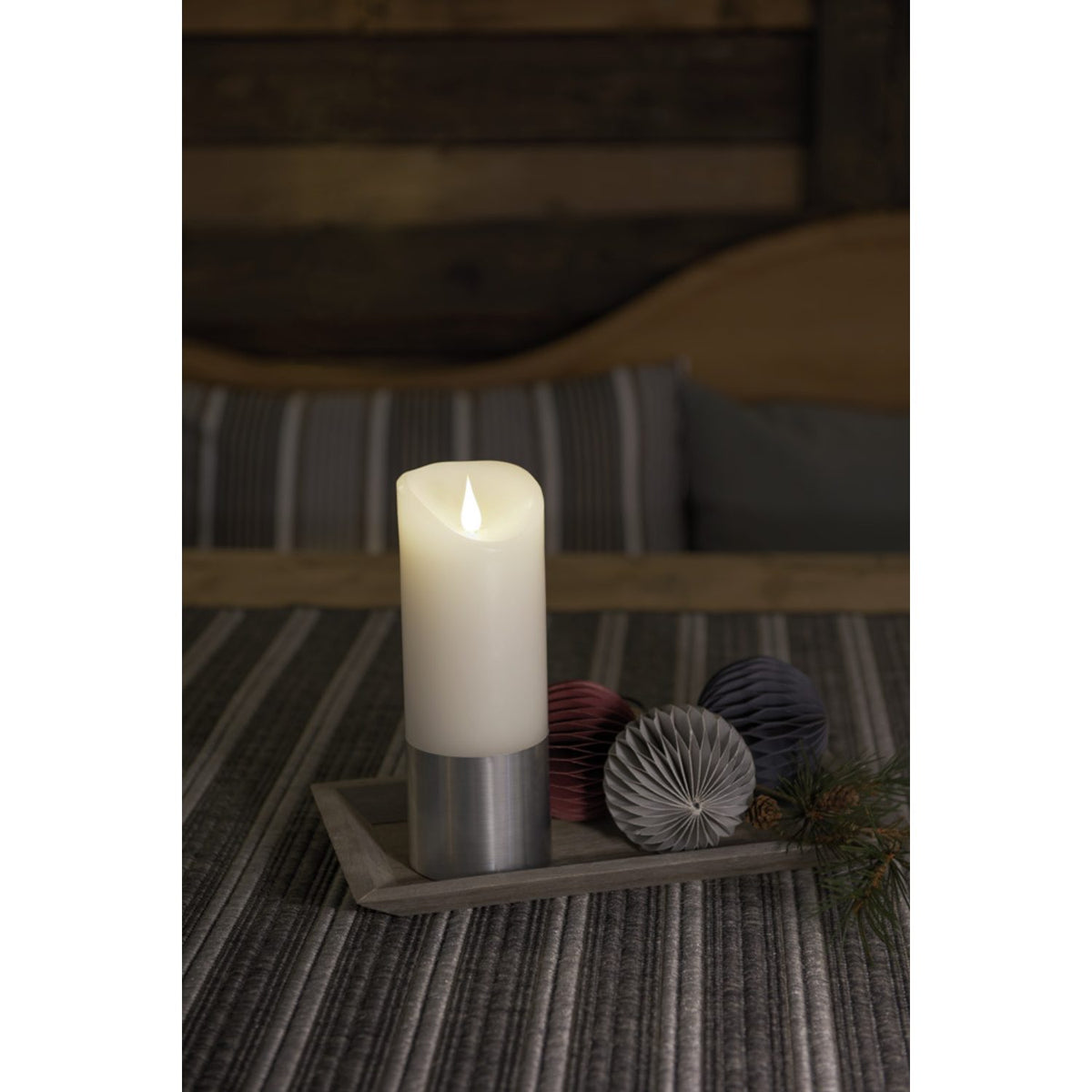 Vaxljus vitt med folie LED timer 4/8h 2xC Dekorationsljus El 7,5x20,5cm, Silver