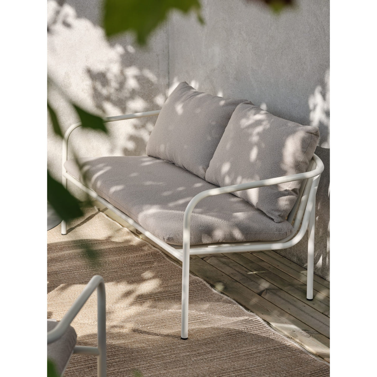 Bendt 2-sits Utesoffa Pearl White/Teddy Beige