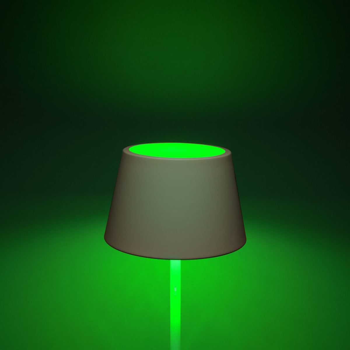 Pomezia USB Golvlampa Ute/Inne Vit