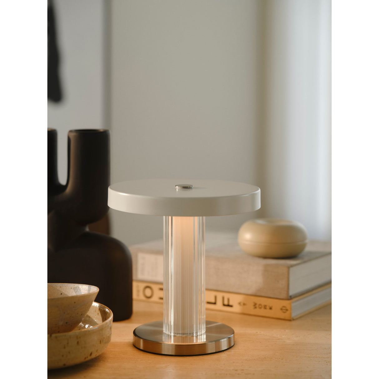 Trezzi Vit Uppladdningsbar Lampa