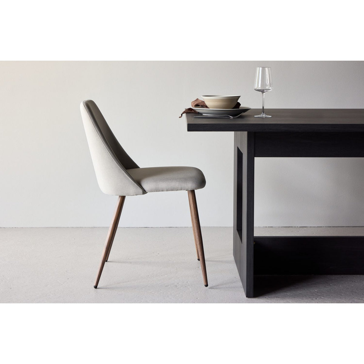Night Matstol Beige, Mocka