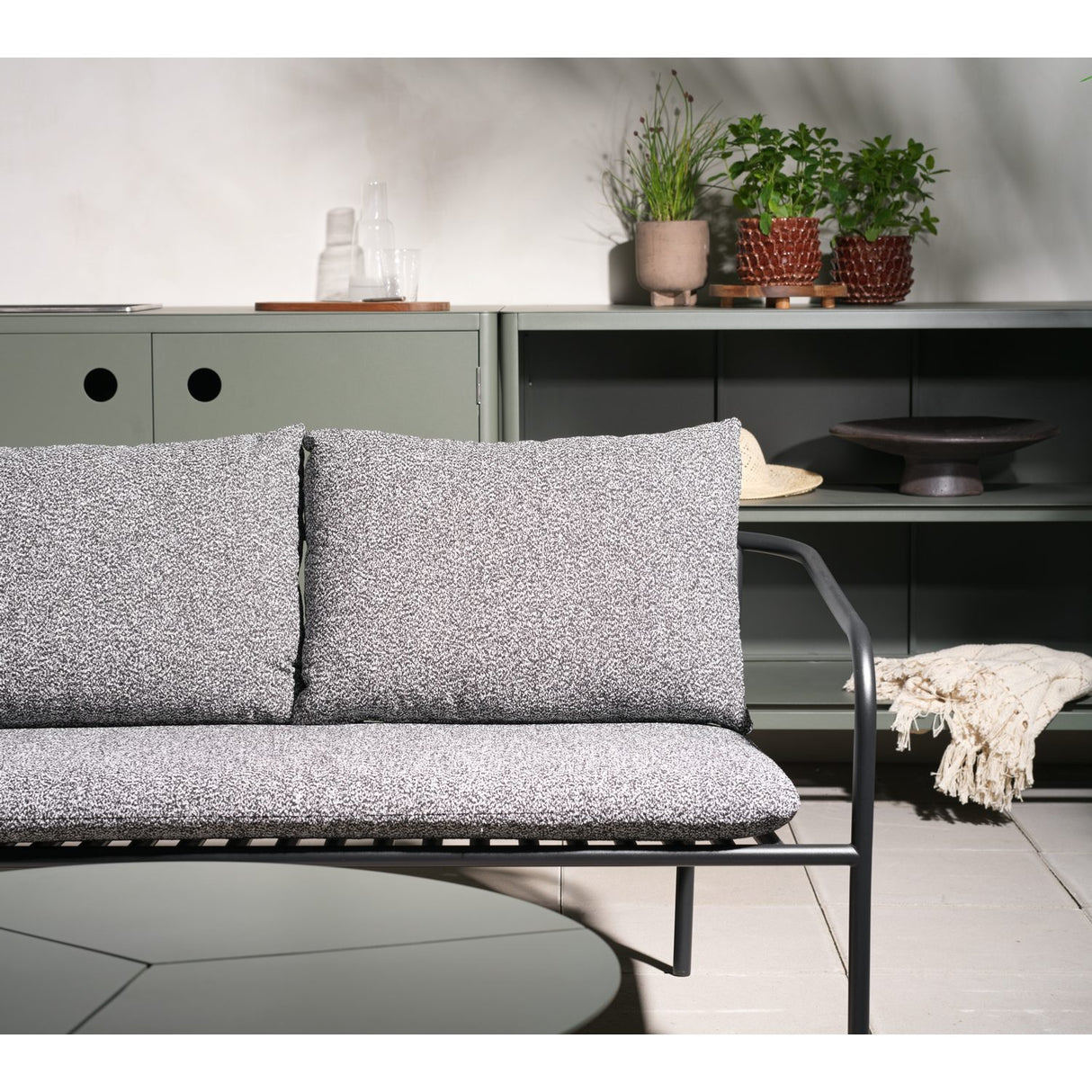 Bendt 2-sits Soffa 138x72 cm Svart/Teddy Ant