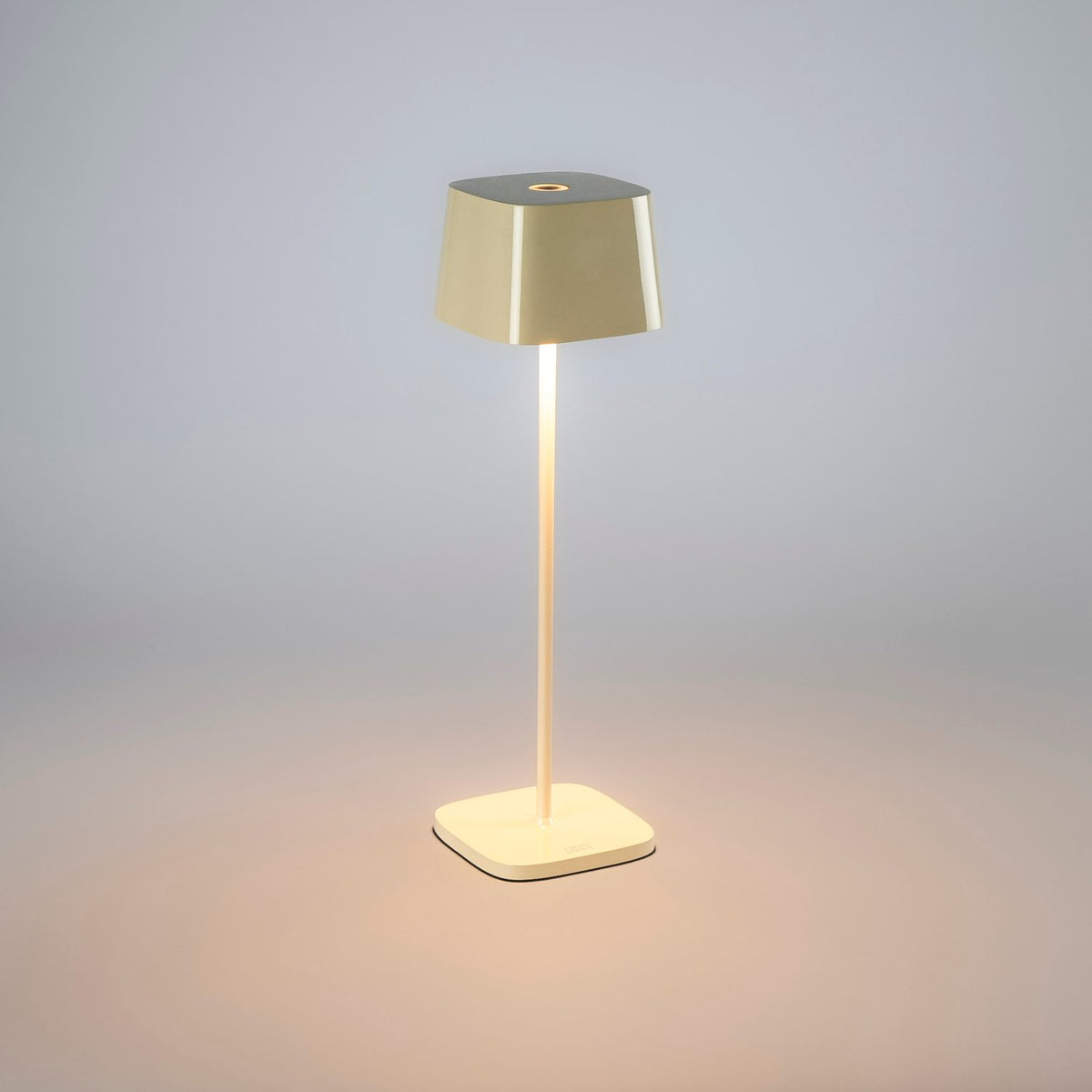 Capri bordslampa USB Bordslampa Ute/Inne Gräddvit