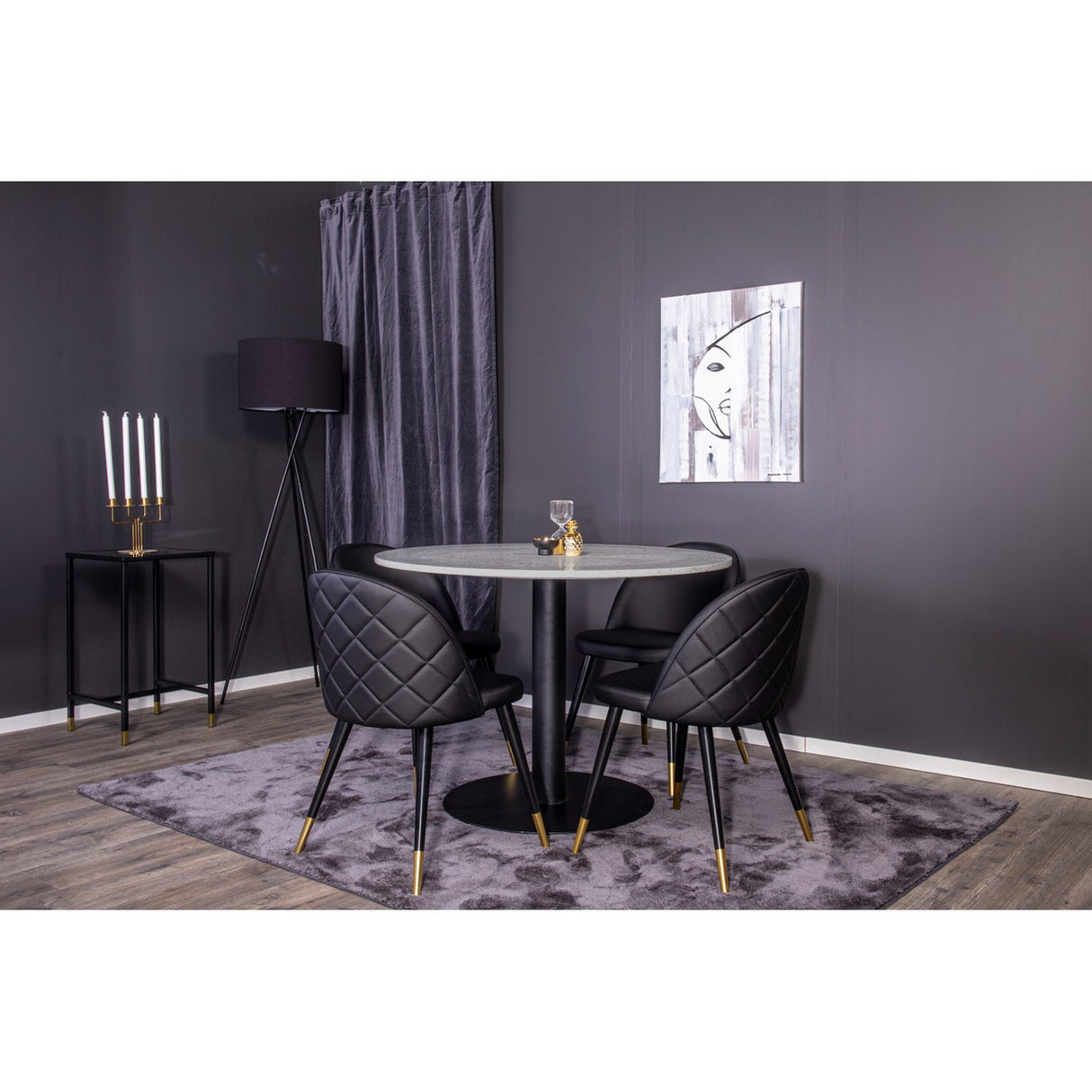Razzia, Velvet Rund matgrupp