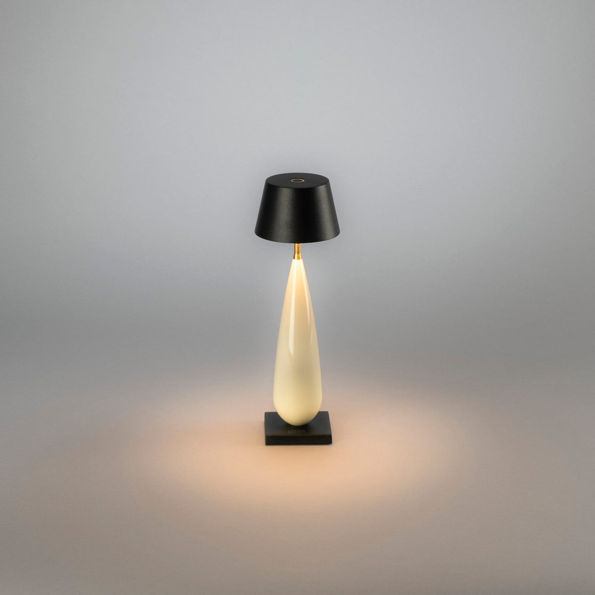 Frejus bordslampa USB Bordslampa Ute/Inne Svart/Gräddvit