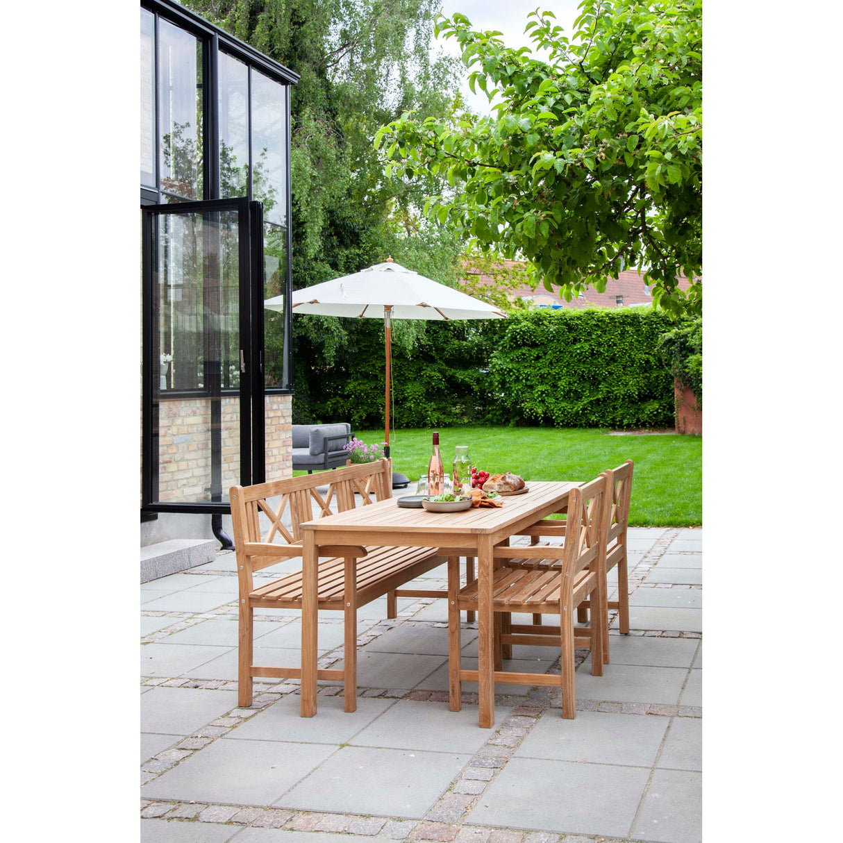 Rosenborg Trädgårdsmöbelset med 1 Bord, 1 Bänk och 2 Stolar Teak