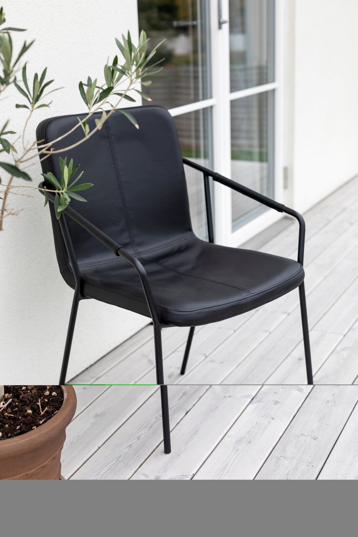 Evo Stol Svart, Svart metall