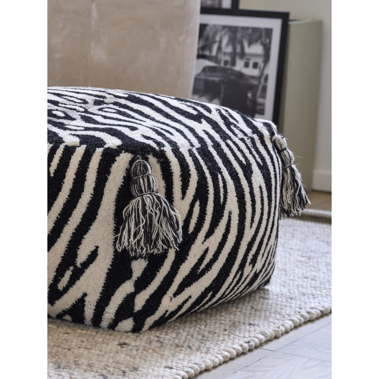 Zebra 55x55 cm Svart/Vit Puff