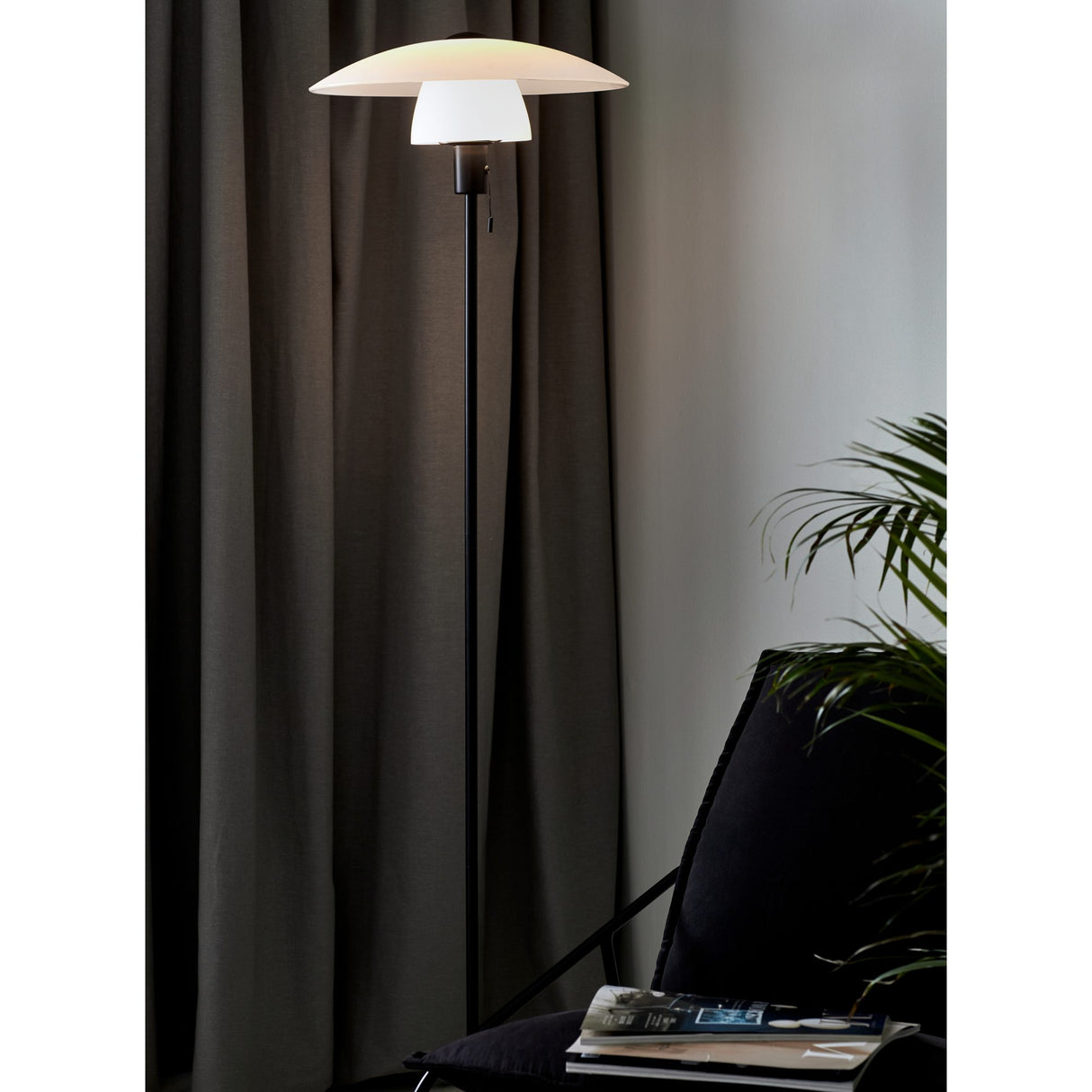 Verona Svart Golvlampa