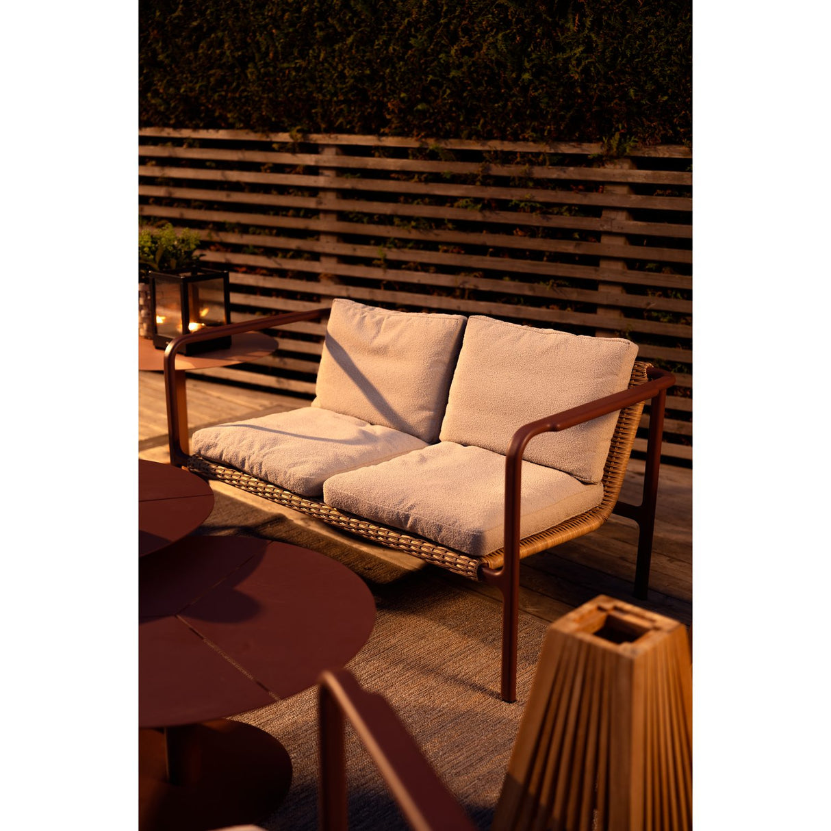 Motty 2-sits Soffa 140x76 cm Zin Red/Teddy Beige