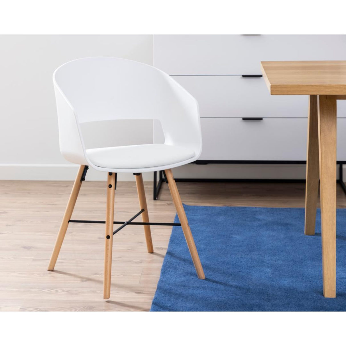 Barbara Karmstol Vit