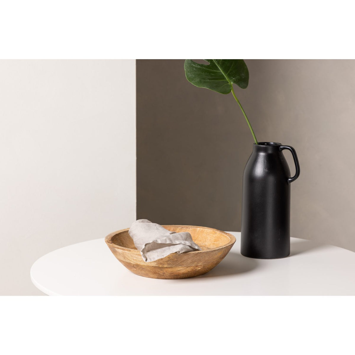 Danburi, Polar Rund matgrupp Svart, Vit, ⌀60