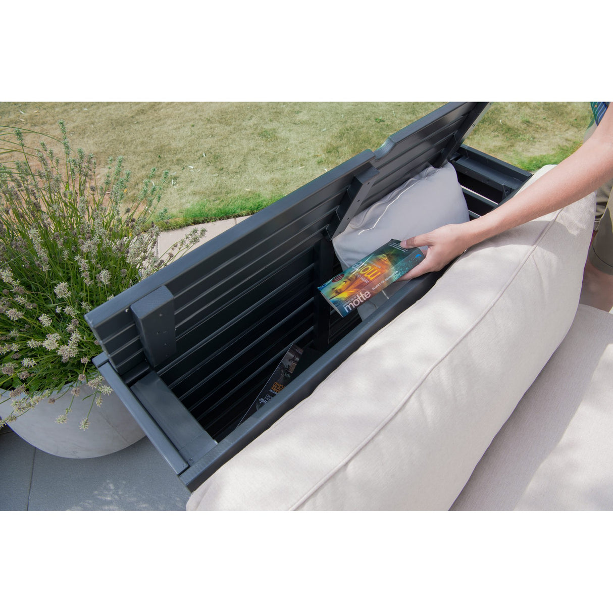 Bara Vara Utefåtölj Grå