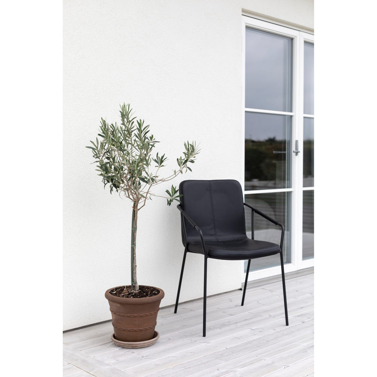 Evo Stol Svart, Svart metall