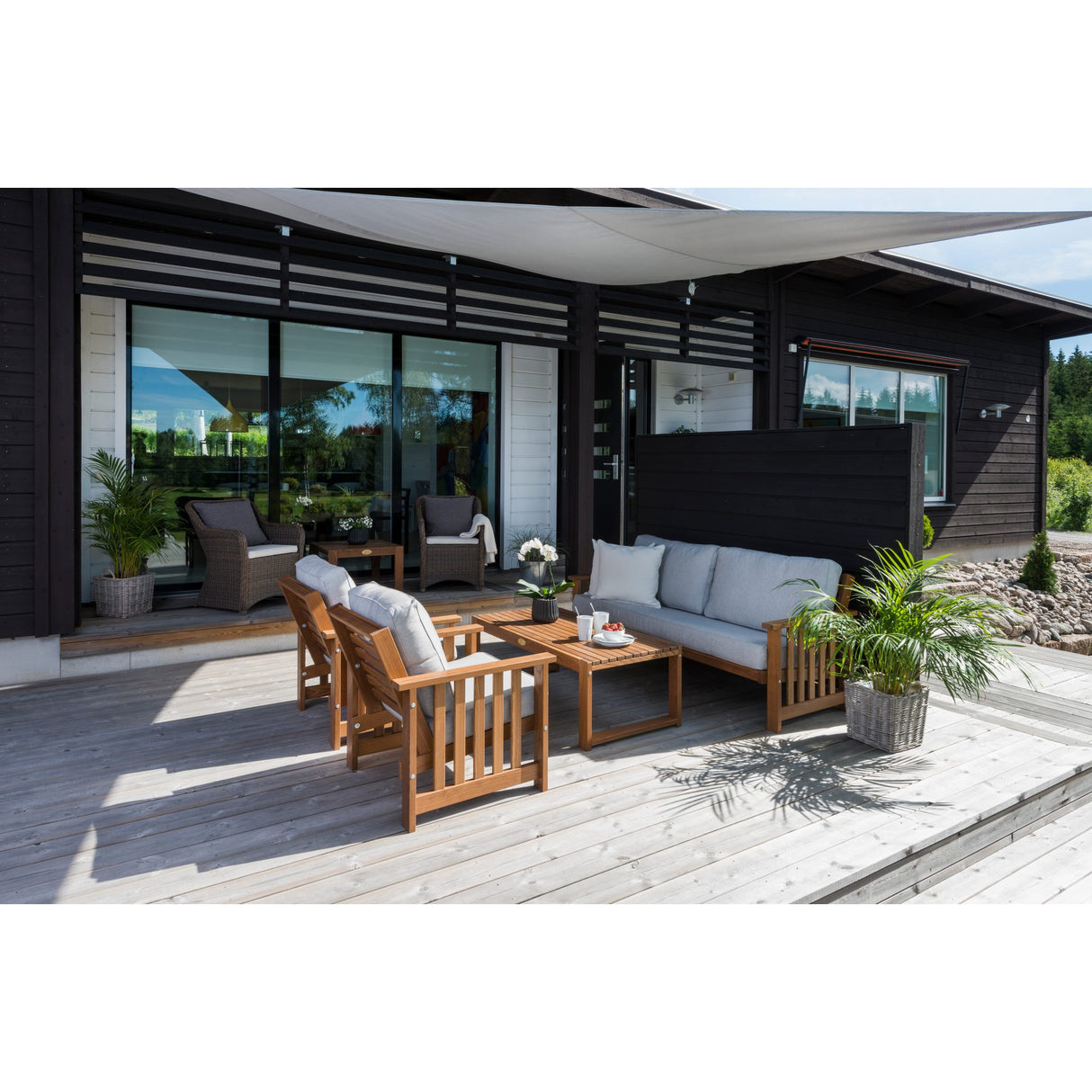 Gotland Utefåtölj Brun