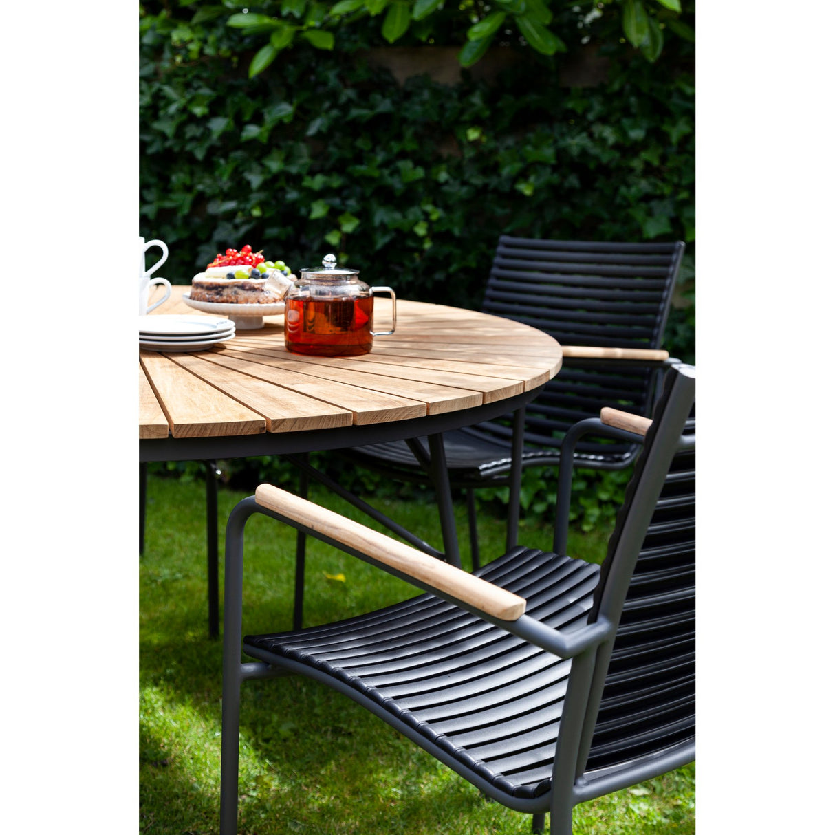 Mood Trädgårdsstol i Teak och Aluminium Svart