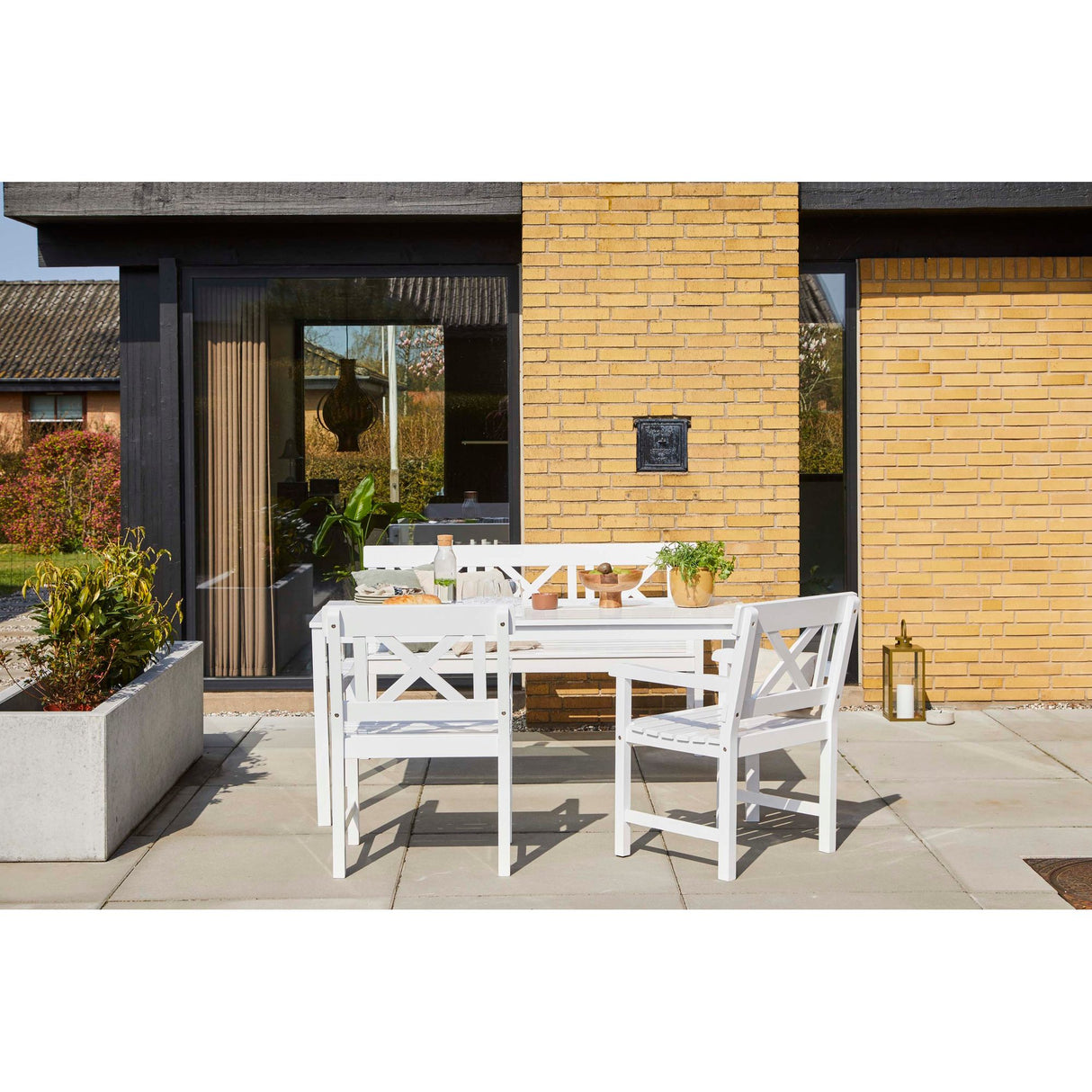 Sofiero Trädgårdsmöbelset med 1 Bord, 1 Bänk och 2 Stolar Vitlack