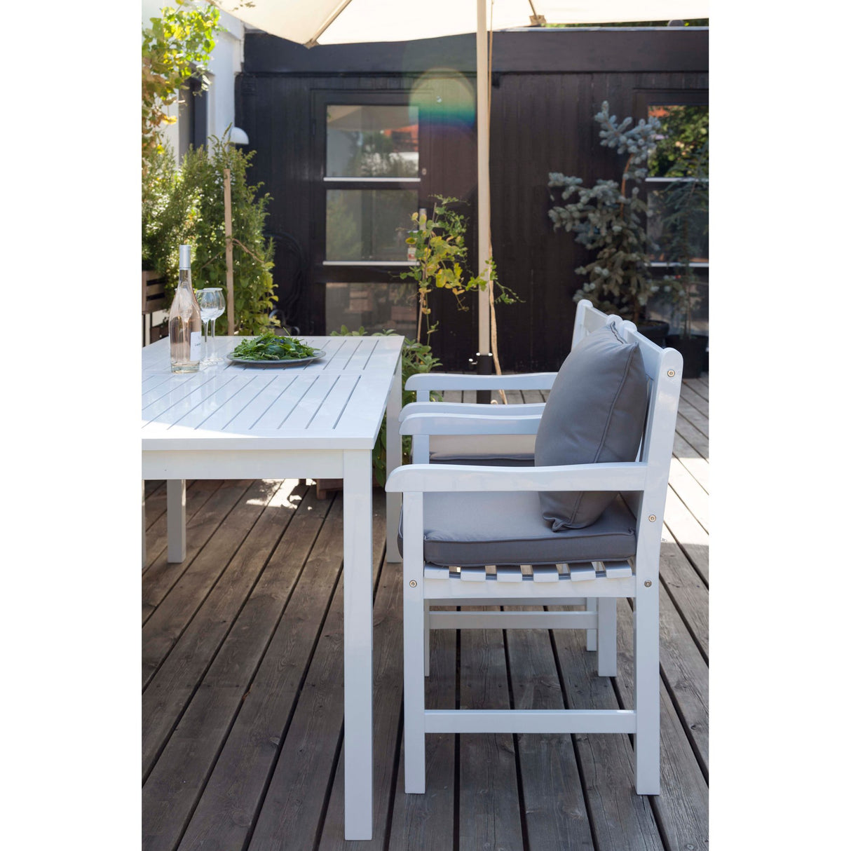 Rosenborg Trädgårdsmöbelset med 1 Bord, 1 Bänk och 2 Stolar Vitlack