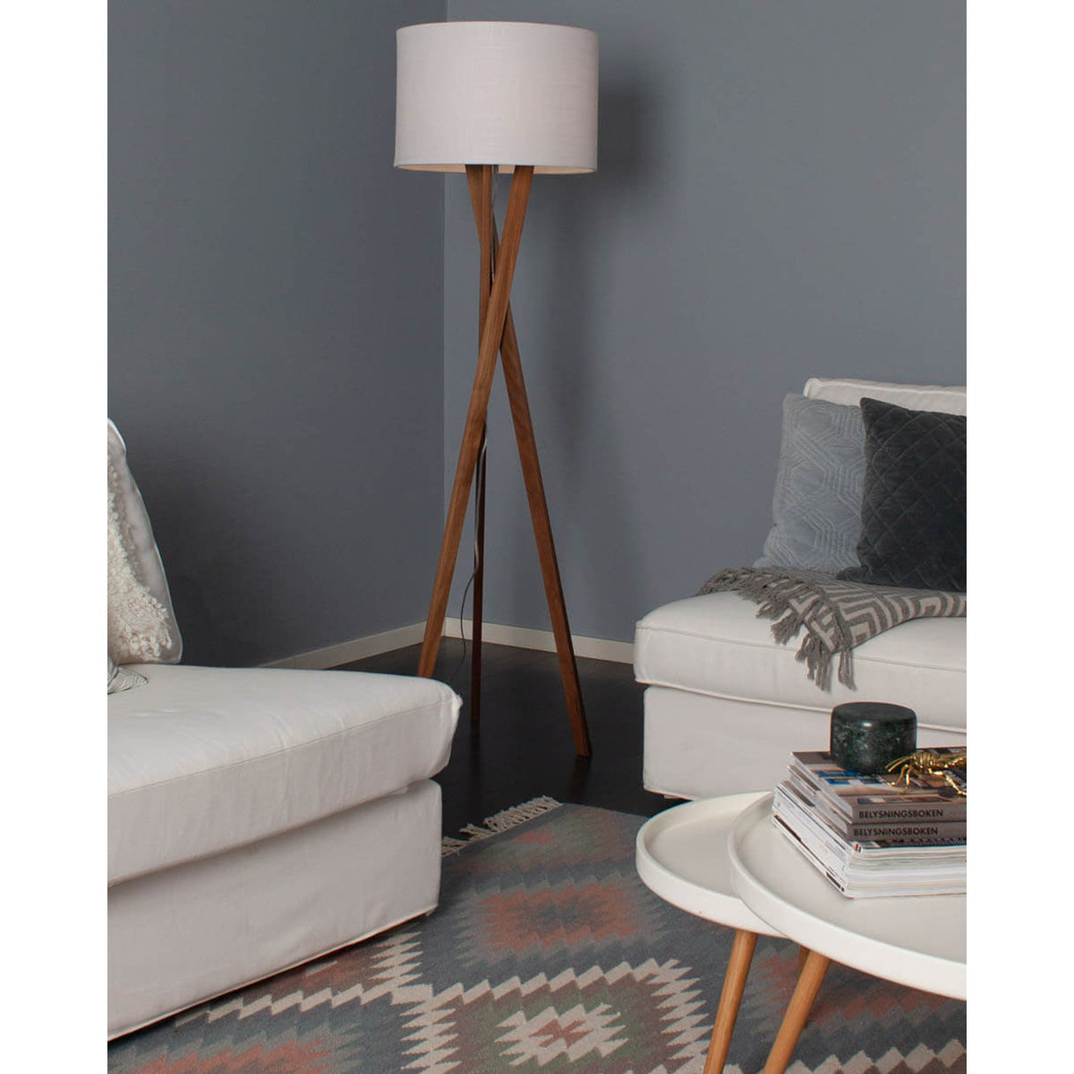 Vega Golvlampa Valnöt